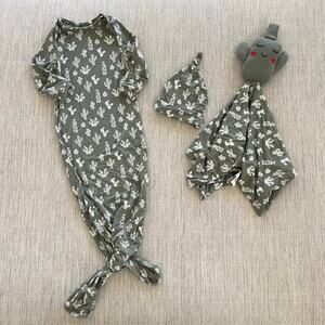 Emerson and Friends Bamboo Newborn Gown Hat & Lovey Blanket Set Cactus Print